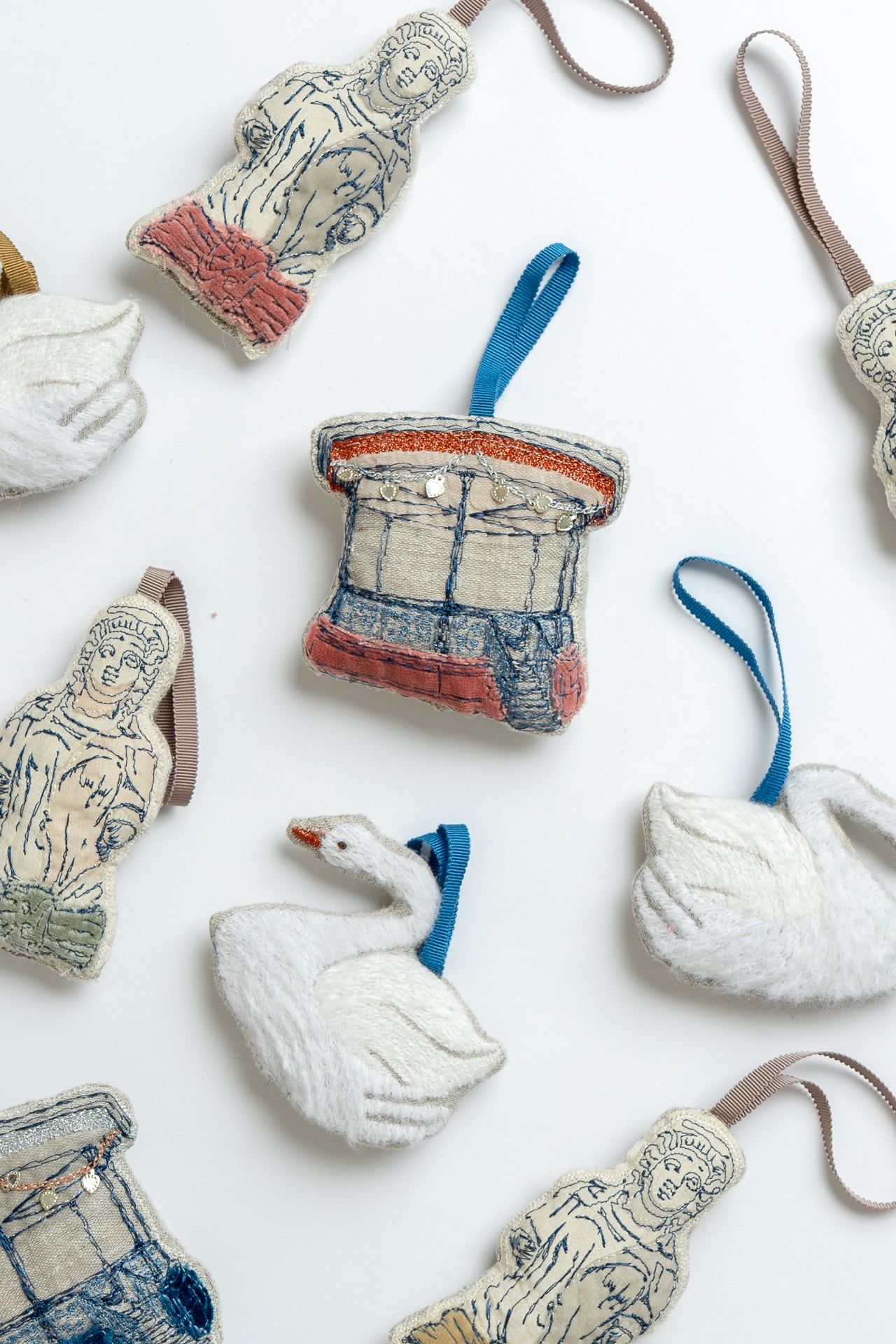 Pittville Park Swan Christmas Decoration White R