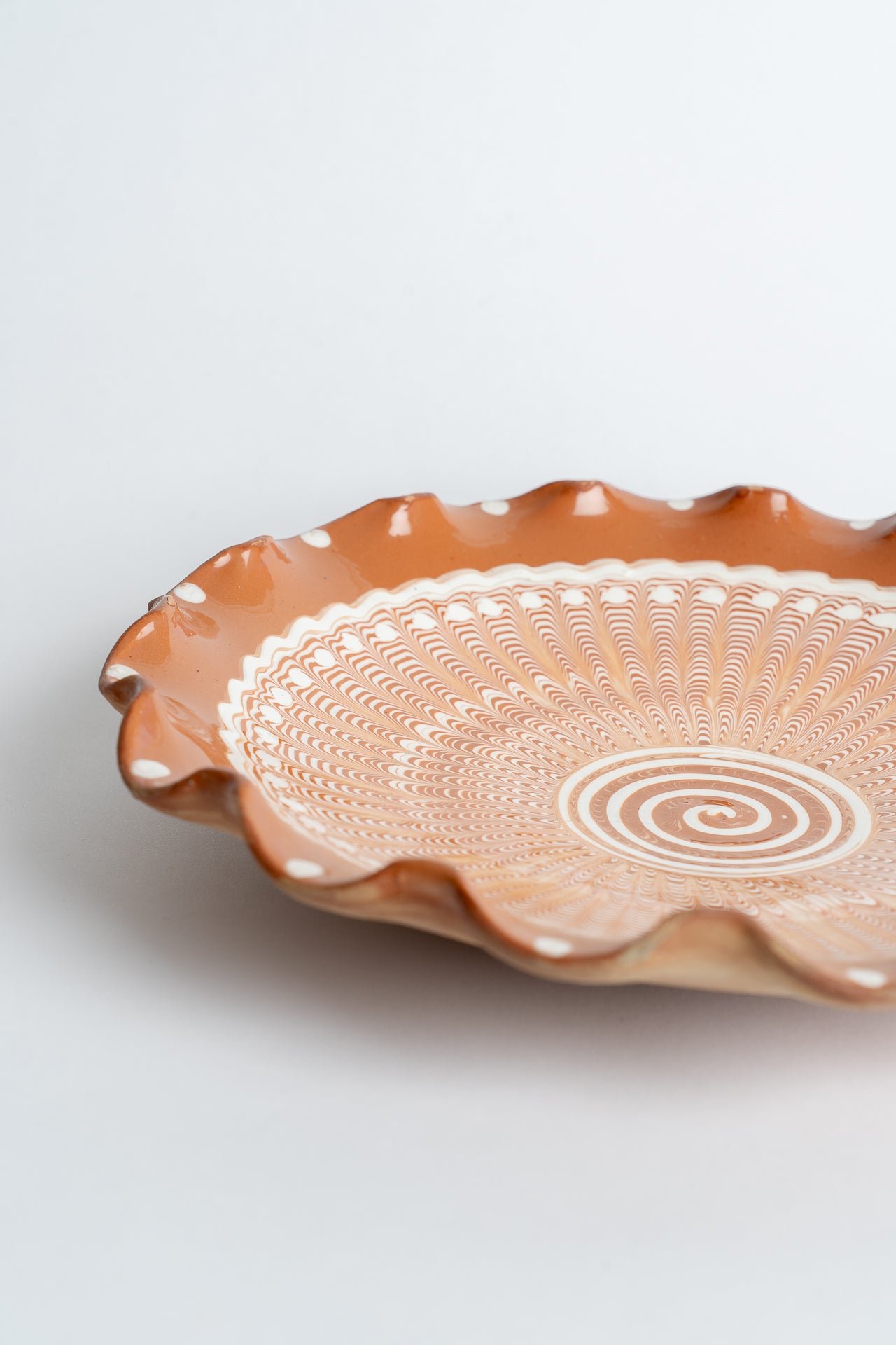 Ceramic Swirl Ripple Plate Tan