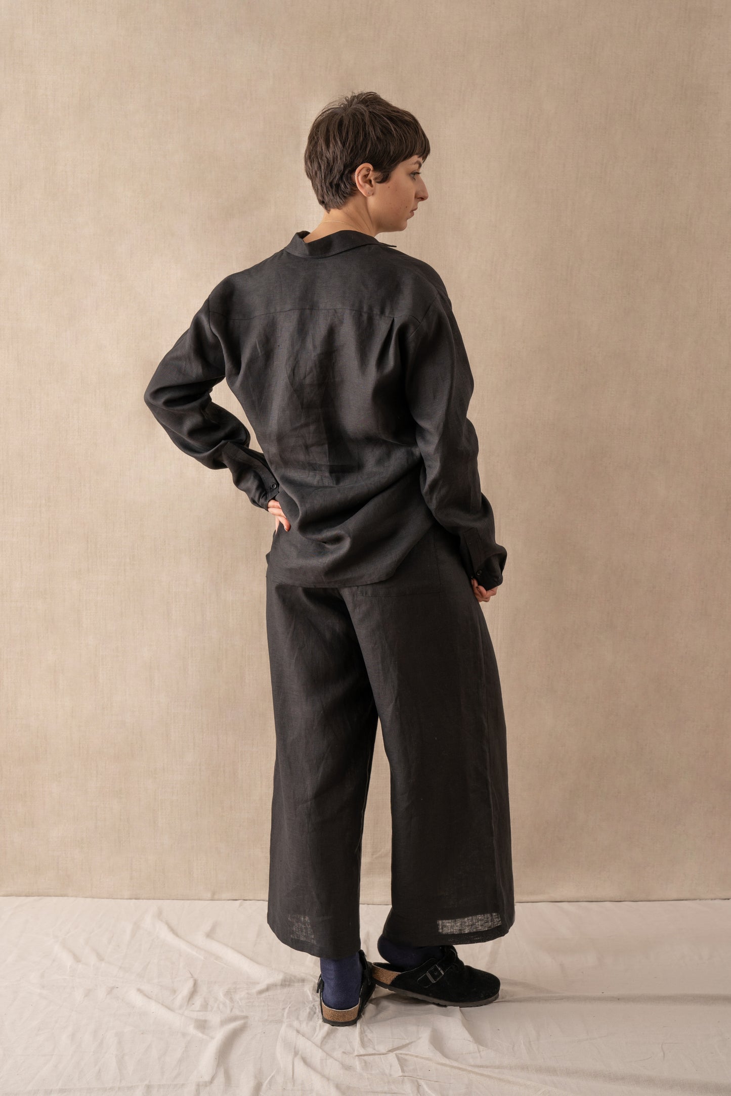 Loual Irish Linen Wide Leg Trouser Black back