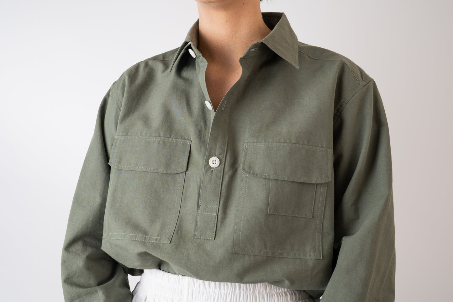 Xi Atelier Organic Cotton Frankie Unisex Shirt in green with quarter placket